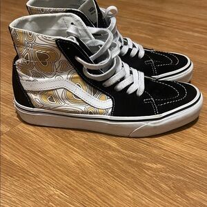 Vans Black and White High-Tops with Gold Heart Design size 8 excellent condition